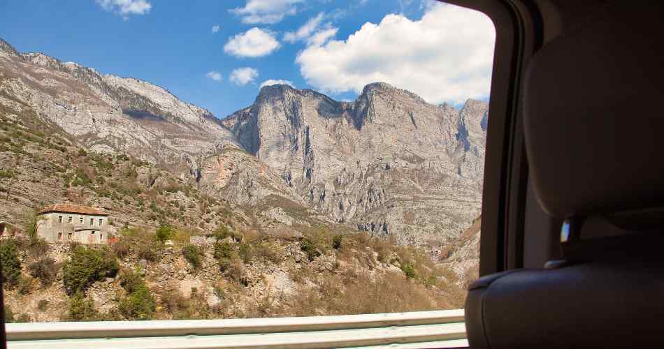 how to rent a car in Shkoder