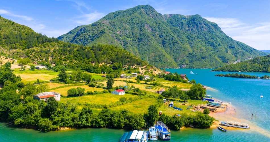 Best Koman lake tours