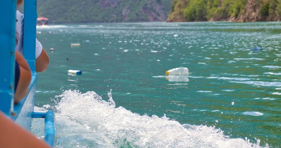 trash in Koman - Pollution in Lake Komani