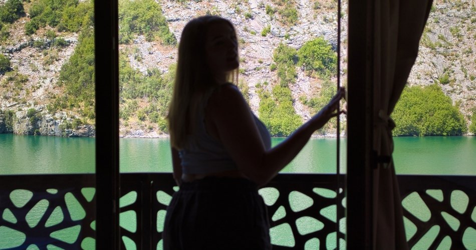 Visit Lumi i Shales and Koman Lake at the same time from 5 Stinet